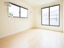 【神奈川県/横浜市瀬谷区宮沢】横浜市瀬谷区宮沢2丁目 新築戸建3号棟 洋室：約6.5帖