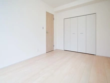 【神奈川県/横浜市瀬谷区宮沢】横浜市瀬谷区宮沢2丁目 新築戸建3号棟 洋室：約6.5帖