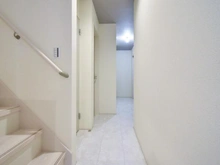 【神奈川県/横浜市瀬谷区宮沢】横浜市瀬谷区宮沢2丁目 新築戸建4号棟 廊下：収納