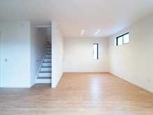 【神奈川県/川崎市麻生区東百合丘】川崎市麻生区東百合丘4丁目新築戸建 リビング・ダイニング：床暖房付き