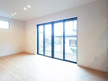 【神奈川県/川崎市麻生区東百合丘】川崎市麻生区東百合丘4丁目新築戸建 リビング・ダイニング：床暖房付き