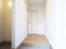 【神奈川県/川崎市麻生区東百合丘】川崎市麻生区東百合丘4丁目新築戸建 玄関