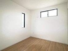 【神奈川県/川崎市麻生区東百合丘】川崎市麻生区東百合丘4丁目新築戸建 洋室：約5.7帖