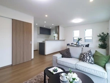 【神奈川県/川崎市麻生区王禅寺東】川崎市麻生区王禅寺東1丁目　新築戸建1号棟 LDK：約19.3帖
床暖房付き