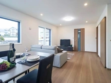 【神奈川県/川崎市麻生区王禅寺東】川崎市麻生区王禅寺東1丁目　新築戸建1号棟 リビング・ダイニング：床暖房付き