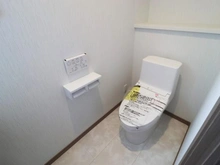 【神奈川県/川崎市麻生区王禅寺東】川崎市麻生区王禅寺東1丁目　新築戸建1号棟 トイレ：1階