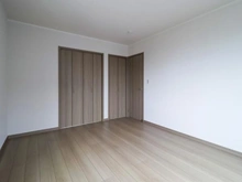 【神奈川県/川崎市麻生区王禅寺東】川崎市麻生区王禅寺東1丁目　新築戸建1号棟 洋室：約7.8帖