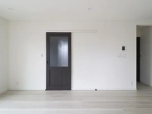 【神奈川県/川崎市麻生区王禅寺東】川崎市麻生区王禅寺東1丁目　新築戸建2号棟 リビング・ダイニング：床暖房付き