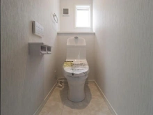 【神奈川県/川崎市麻生区王禅寺東】川崎市麻生区王禅寺東1丁目　新築戸建2号棟 トイレ：2階