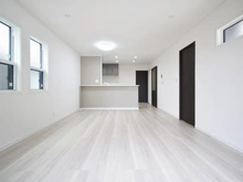 【神奈川県/川崎市麻生区王禅寺東】川崎市麻生区王禅寺東1丁目　新築戸建7号棟 LDK：約18.0帖
床暖房付き