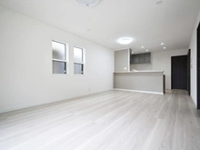 【神奈川県/川崎市麻生区王禅寺東】川崎市麻生区王禅寺東1丁目　新築戸建7号棟 LDK：約18.0帖
床暖房付き