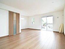 【神奈川県/川崎市麻生区王禅寺東】川崎市麻生区王禅寺東1丁目　新築戸建8号棟 リビング・ダイニング：床暖房付き