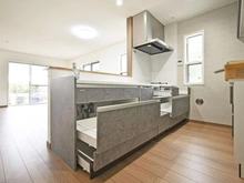 【神奈川県/川崎市麻生区王禅寺東】川崎市麻生区王禅寺東1丁目　新築戸建8号棟 キッチン：床暖房付き