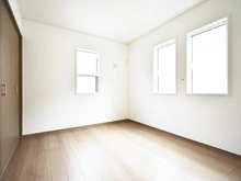 【神奈川県/川崎市麻生区王禅寺東】川崎市麻生区王禅寺東1丁目　新築戸建8号棟 洋室：約6.5帖