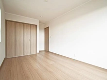 【神奈川県/川崎市麻生区王禅寺東】川崎市麻生区王禅寺東1丁目　新築戸建8号棟 洋室：約7.5帖