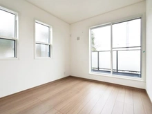 【神奈川県/川崎市麻生区王禅寺東】川崎市麻生区王禅寺東1丁目　新築戸建8号棟 洋室：約5.2帖