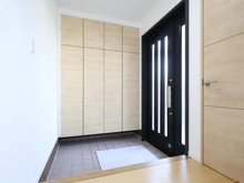 【東京都/八王子市西片倉】八王子市西片倉3丁目中古戸建 玄関