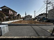 【神奈川県/川崎市多摩区寺尾台】川崎市多摩区寺尾台1期【1号棟】 建築中の外観：全2棟
手前