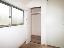 【神奈川県/相模原市南区東林間】相模原市南区東林間6丁目中古戸建 サービスルーム（納戸）：約4.6帖