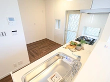 【神奈川県/横浜市金沢区六浦】横浜市金沢区六浦5丁目中古戸建 キッチン：約22.0帖