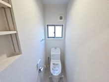 【東京都/北区岩淵町】北区岩淵町中古戸建 トイレ：2階