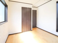 【東京都/練馬区三原台】練馬区三原台2丁目中古戸建 洋室：約5.5帖
ウォークインクローゼット付き