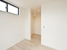 【東京都/荒川区東尾久】荒川区東尾久5丁目新築戸建 洋室：約7.7帖
ウォークインクローゼット付き