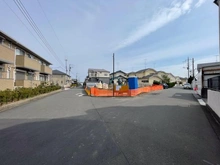 【東京都/町田市小川】町田市小川2丁目　新築戸建　A号棟 建築中の外観：全3棟
角地