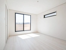 【東京都/町田市相原町】町田市相原町　新築戸建2号棟 洋室：約9.5帖
ウォークインクローゼット付き