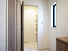 【東京都/町田市相原町】町田市相原町　新築戸建10号棟 廊下：収納