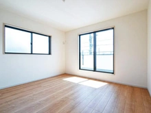 【東京都/町田市相原町】町田市相原町　新築戸建12号棟 洋室：約8.0帖
ウォークインクローゼット付き