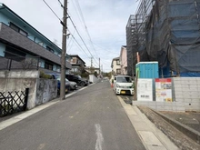 【神奈川県/川崎市麻生区千代ケ丘】川崎市麻生区千代ケ丘4丁目　新築戸建 前面道路