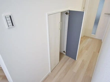 【神奈川県/藤沢市片瀬】藤沢市片瀬2丁目　中古戸建 廊下：収納