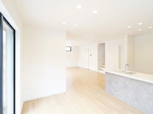 【神奈川県/藤沢市鵠沼藤が谷】藤沢市鵠沼藤が谷3丁目　新築戸建 LDK：約21.8帖
床暖房付き