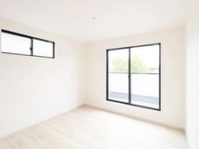 【神奈川県/藤沢市本藤沢】藤沢市本藤沢2丁目　新築戸建3号棟 洋室：約8.5帖
ウォークインクローゼット付き
