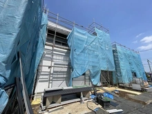 【神奈川県/藤沢市菖蒲沢】藤沢市菖蒲沢　新築戸建5号棟 建築中の外観：全6棟　写真中央手前