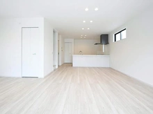 【東京都/府中市南町】府中市南町1丁目新築戸建2号棟 LDK：約21.7帖
床暖房付き