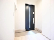 【東京都/府中市南町】府中市南町1丁目新築戸建2号棟 玄関
