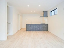 【東京都/府中市本宿町】府中市本宿町3丁目　新築戸建 LDK：約18.6帖
床暖房付き