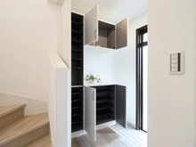 【神奈川県/藤沢市白旗】藤沢市白旗4丁目　中古戸建 玄関