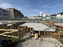 【東京都/調布市菊野台】調布市菊野台2丁目新築戸建E号棟 建築中の外観：全13棟