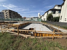 【東京都/調布市菊野台】調布市菊野台2丁目新築戸建G号棟 建築中の外観：全13棟