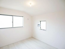 【神奈川県/横浜市緑区白山】横浜市緑区白山2丁目　新築戸建 洋室：約5.8帖