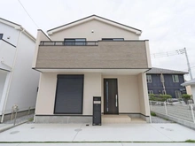 【神奈川県/藤沢市辻堂太平台】藤沢市辻堂太平台1丁目　新築戸建5号棟 外観：全5棟　写真中央