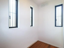 【神奈川県/川崎市多摩区南生田】川崎市多摩区南生田1丁目　中古戸建 サービスルーム（納戸）：約1.5帖
