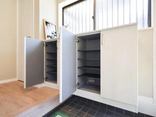 【神奈川県/川崎市多摩区西生田】川崎市多摩区西生田5丁目　中古戸建 玄関