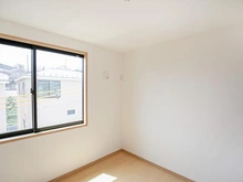 【神奈川県/川崎市多摩区長沢】川崎市多摩区長沢　新築戸建2号棟 洋室：約5.2帖