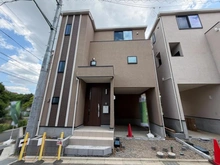 【神奈川県/川崎市多摩区長沢】川崎市多摩区長沢　新築戸建3号棟 建築中の外観：全5棟