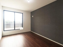 【東京都/町田市小山ヶ丘】町田市小山ヶ丘6丁目　新築戸建 洋室：約7.1帖
ウォークインクローゼット付き