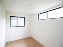 【神奈川県/川崎市多摩区栗谷】川崎市多摩区栗谷2丁目　新築戸建1号棟 洋室：約5.0帖